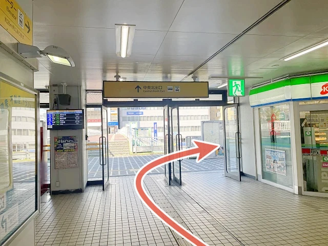 近鉄八尾駅 中央北出口を右へ